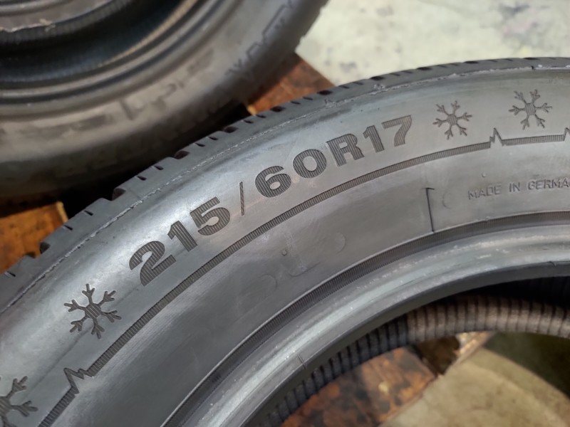 4 Gomme usate 215 60 17 Pneumatici Invernali DUNLOP 4 Gomme usate 215 60 17 Pneumatici Invernali DUNLOP