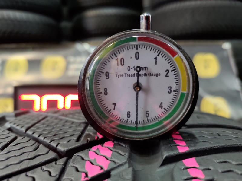 2 Gomme usate 315 35 21 e 2 Gomme usate 275 40 21RUN FLAT Pneumatici Invernali PIRELLI 2 Gomme usate 315 35 21 e 2 Gomme usate 275 40 21RUN FLAT Pneumatici Invernali PIRELLI