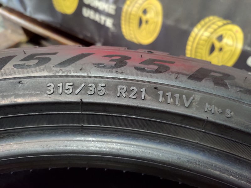 2 Gomme usate 315 35 21 e 2 Gomme usate 275 40 21RUN FLAT Pneumatici Invernali PIRELLI 2 Gomme usate 315 35 21 e 2 Gomme usate 275 40 21RUN FLAT Pneumatici Invernali PIRELLI