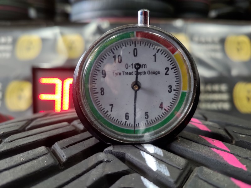4 Gomme usate 225 55 18 Pneumatici 4 Stagioni CONTINENTAL 4 Gomme usate 225 55 18 Pneumatici 4 Stagioni CONTINENTAL