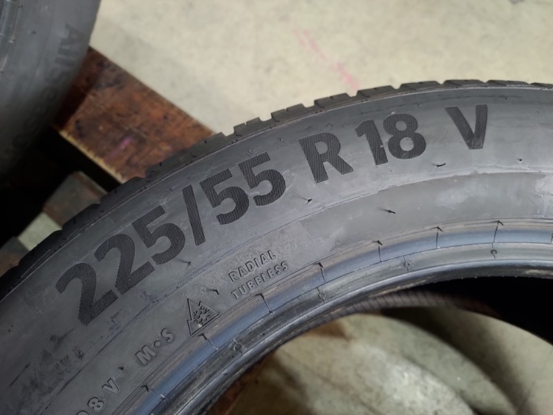 4 Gomme usate 225 55 18 Pneumatici 4 Stagioni CONTINENTAL 4 Gomme usate 225 55 18 Pneumatici 4 Stagioni CONTINENTAL