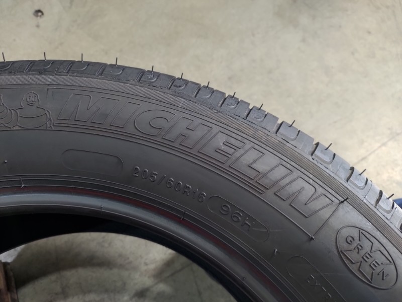 4 Gomme usate 205 60 16 Pneumatici Estivi MICHELIN 4 Gomme usate 205 60 16 Pneumatici Estivi MICHELIN