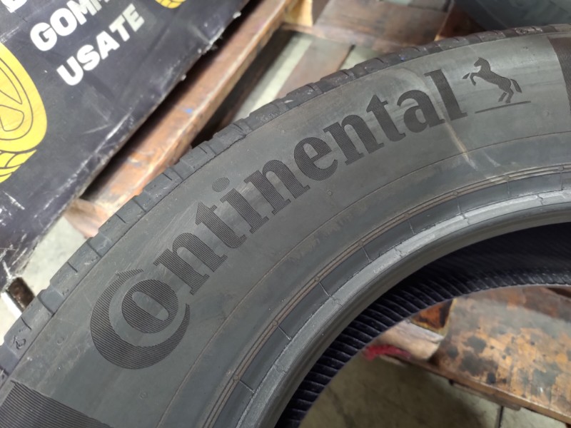 4 Gomme nuove 215 65 17 Pneumatici Estivi CONTINENTAL 4 Gomme nuove 215 65 17 Pneumatici Estivi CONTINENTAL