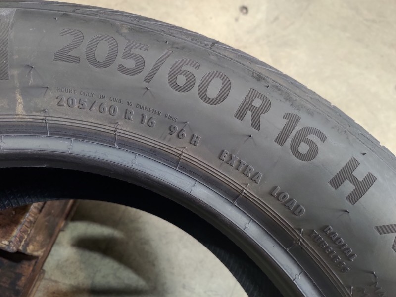 4 Gomme nuove 205 60 16 Pneumatici Estivi CONTINENTAL 4 Gomme nuove 205 60 16 Pneumatici Estivi CONTINENTAL