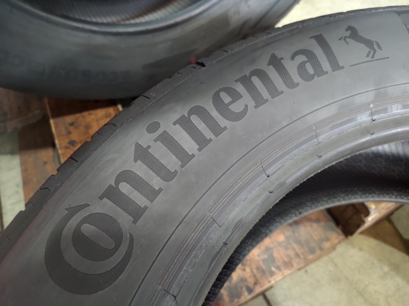 4 Gomme nuove 235 55 18 Pneumatici Estivi CONTINENTAL 4 Gomme nuove 235 55 18 Pneumatici Estivi CONTINENTAL