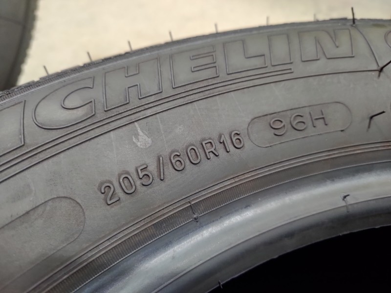4 Gomme usate 205 60 16 Pneumatici Estivi MICHELIN 4 Gomme usate 205 60 16 Pneumatici Estivi MICHELIN