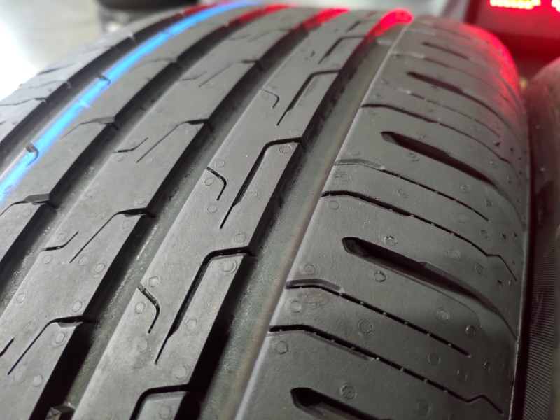 4 Gomme nuove 215 55 17 Pneumatici Estivi CONTINENTAL 4 Gomme nuove 215 55 17 Pneumatici Estivi CONTINENTAL