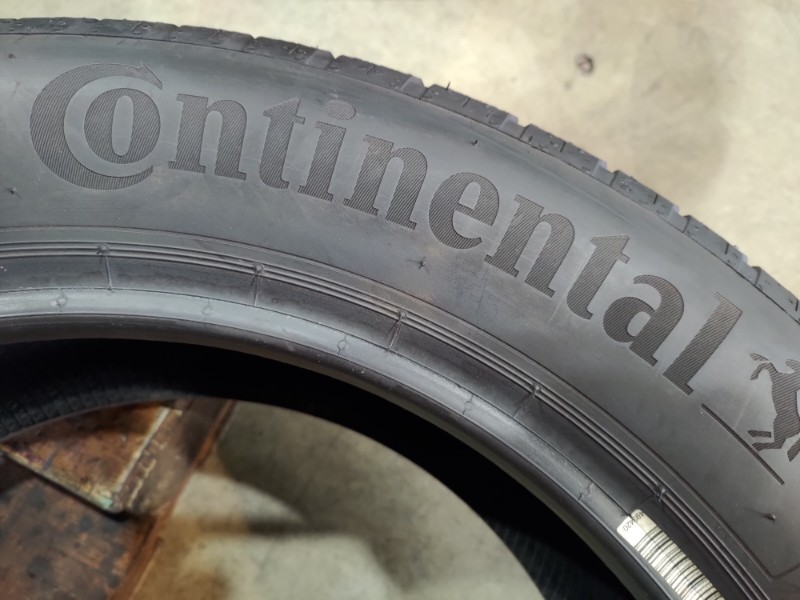4 Gomme nuove 215 55 17 Pneumatici Estivi CONTINENTAL 4 Gomme nuove 215 55 17 Pneumatici Estivi CONTINENTAL