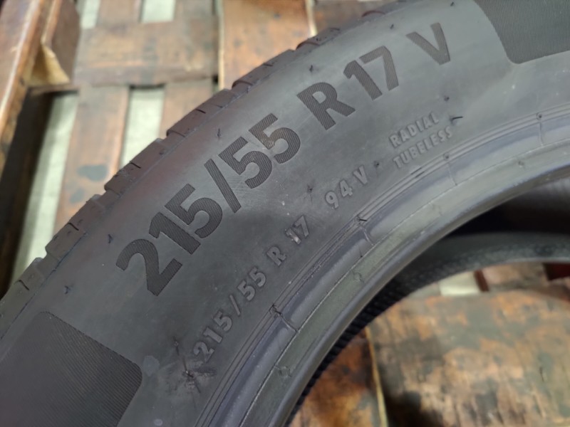 4 Gomme nuove 215 55 17 Pneumatici Estivi CONTINENTAL 4 Gomme nuove 215 55 17 Pneumatici Estivi CONTINENTAL