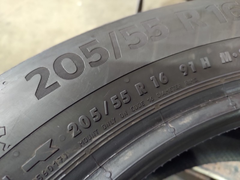 2 Gomme usate 205 55 16 Pneumatici Invernali CONTINENTAL 2 Gomme usate 205 55 16 Pneumatici Invernali CONTINENTAL