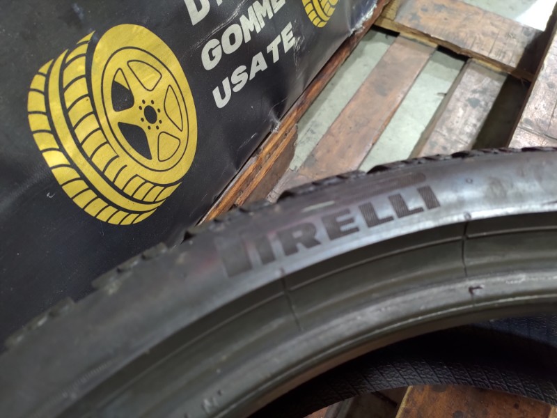 1 Gomma usata 245 35 19 Pneumatici Invernali PIRELLI 1 Gomma usata 245 35 19 Pneumatici Invernali PIRELLI