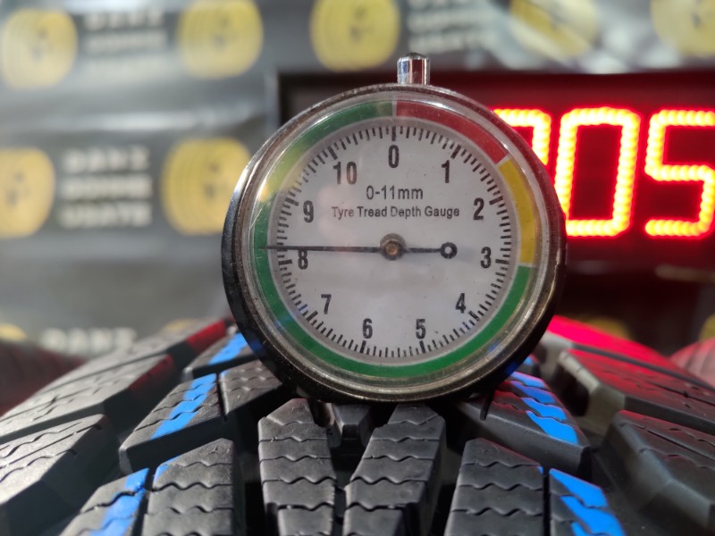 4 Gomme usate 195 60 16 Pneumatici Invernali DUNLOP 4 Gomme usate 195 60 16 Pneumatici Invernali DUNLOP