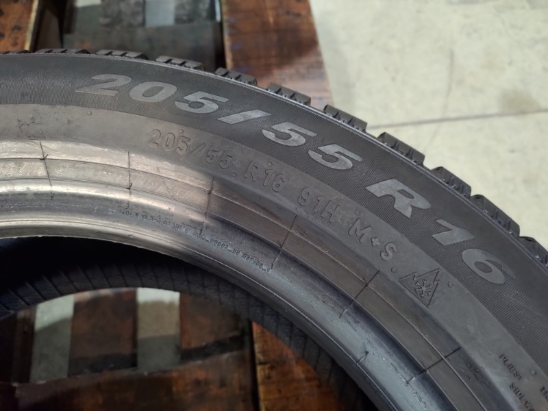 2 Gomme usate 205 55 16 Pneumatici Invernali PIRELLI 2 Gomme usate 205 55 16 Pneumatici Invernali PIRELLI