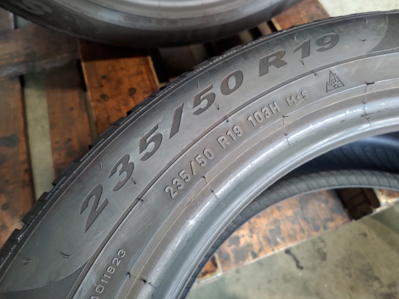 4 Gomme usate 235 50 19 Pneumatici Invernali PIRELLI 4 Gomme usate 235 50 19 Pneumatici Invernali PIRELLI