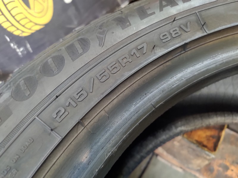 4 Gomme usate 215 55 17 Pneumatici Invernali GOODYEAR 4 Gomme usate 215 55 17 Pneumatici Invernali GOODYEAR