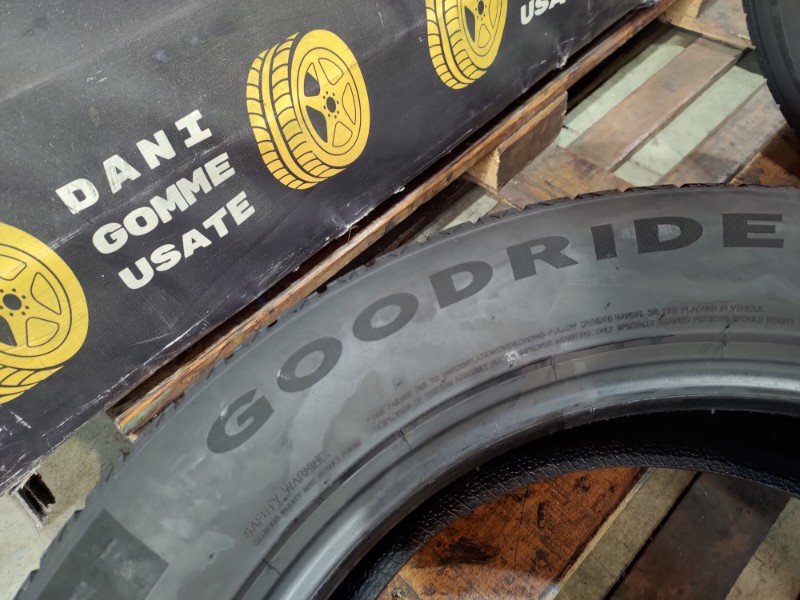 2 Gomme usate 235 55 18 Pneumatici 4 Stagioni GOODRIDE 2 Gomme usate 235 55 18 Pneumatici 4 Stagioni GOODRIDE