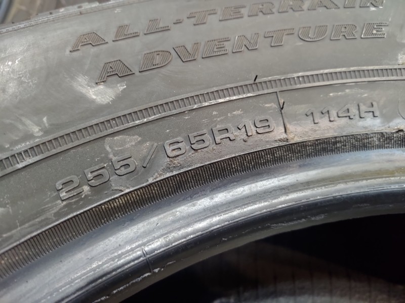 4 Gomme usate 255 65 19 Pneumatici 4 Stagioni GOODYEAR 4 Gomme usate 255 65 19 Pneumatici 4 Stagioni GOODYEAR