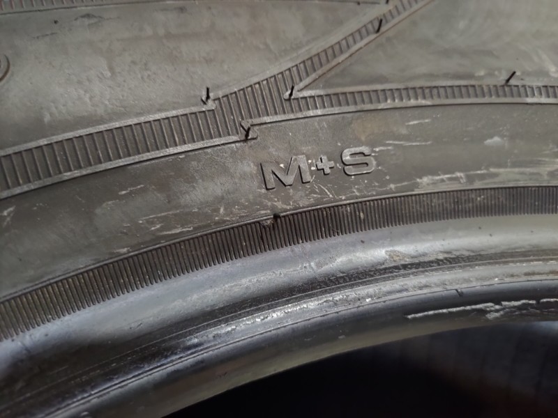 4 Gomme usate 255 65 19 Pneumatici 4 Stagioni GOODYEAR 4 Gomme usate 255 65 19 Pneumatici 4 Stagioni GOODYEAR