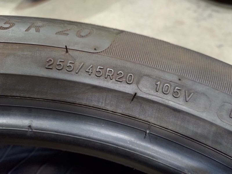 4 Gomme usate 255 45 20 Pneumatici Estivi MICHELIN 4 Gomme usate 255 45 20 Pneumatici Estivi MICHELIN
