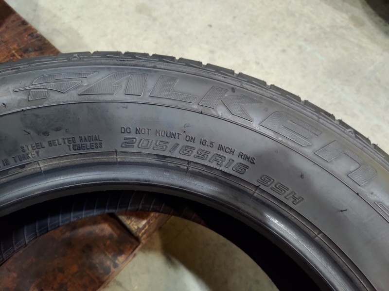 4 Gomme usate 205 65 16 Pneumatici Estivi FALKEN 4 Gomme usate 205 65 16 Pneumatici Estivi FALKEN
