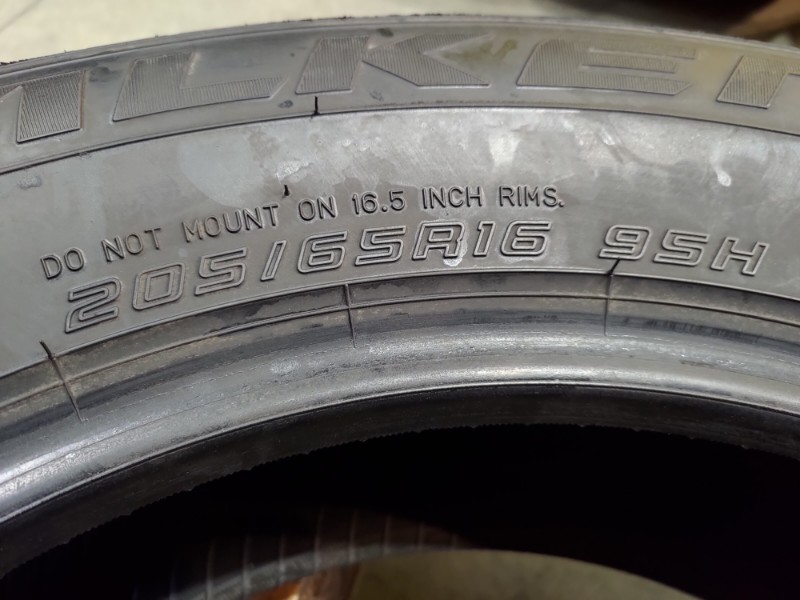 4 Gomme usate 205 65 16 Pneumatici Estivi FALKEN 4 Gomme usate 205 65 16 Pneumatici Estivi FALKEN