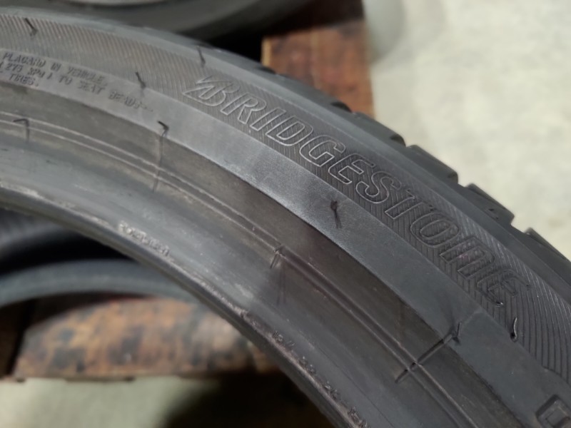 4 Gomme usate 225 40 18 Pneumatici Estivi BRIDGESTONE 4 Gomme usate 225 40 18 Pneumatici Estivi BRIDGESTONE