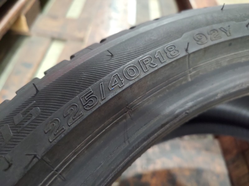 4 Gomme usate 225 40 18 Pneumatici Estivi BRIDGESTONE 4 Gomme usate 225 40 18 Pneumatici Estivi BRIDGESTONE