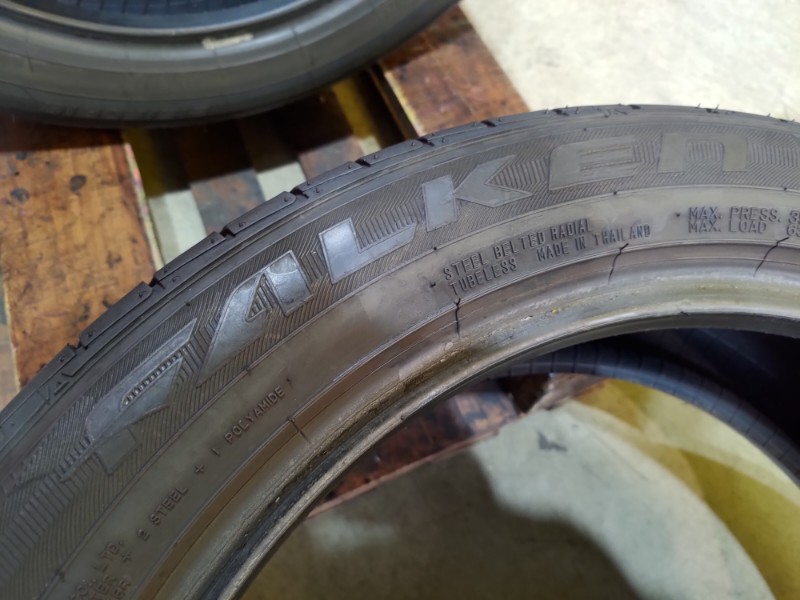 4 Gomme usate 215 50 18 Pneumatici Estivi FALKEN 4 Gomme usate 215 50 18 Pneumatici Estivi FALKEN