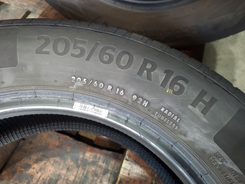 4 Gomme usate 205 60 16 Pneumatici Estivi CONTINENTAL 4 Gomme usate 205 60 16 Pneumatici Estivi CONTINENTAL