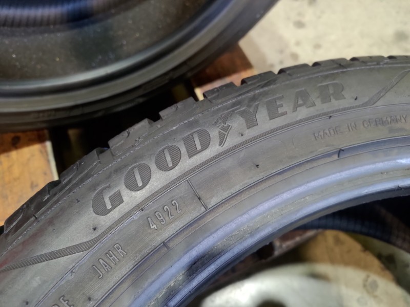 4 Gomme usate 255 45 19 Pneumatici Invernali GOODYEAR 4 Gomme usate 255 45 19 Pneumatici Invernali GOODYEAR