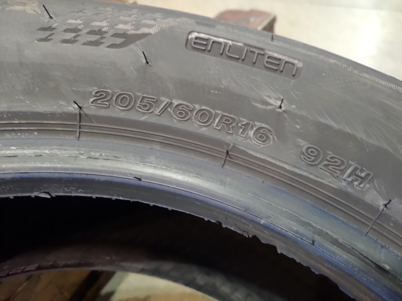 2 Gomme usate 205 60 16 Pneumatici Estivi BRIDGESTONE 2 Gomme usate 205 60 16 Pneumatici Estivi BRIDGESTONE