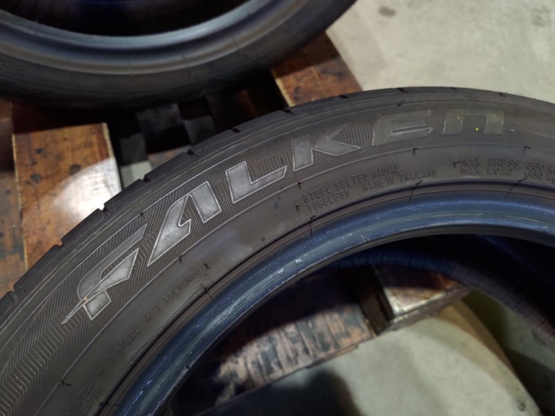4 Gomme usate 215 50 18 Pneumatici Estivi FALKEN 4 Gomme usate 215 50 18 Pneumatici Estivi FALKEN