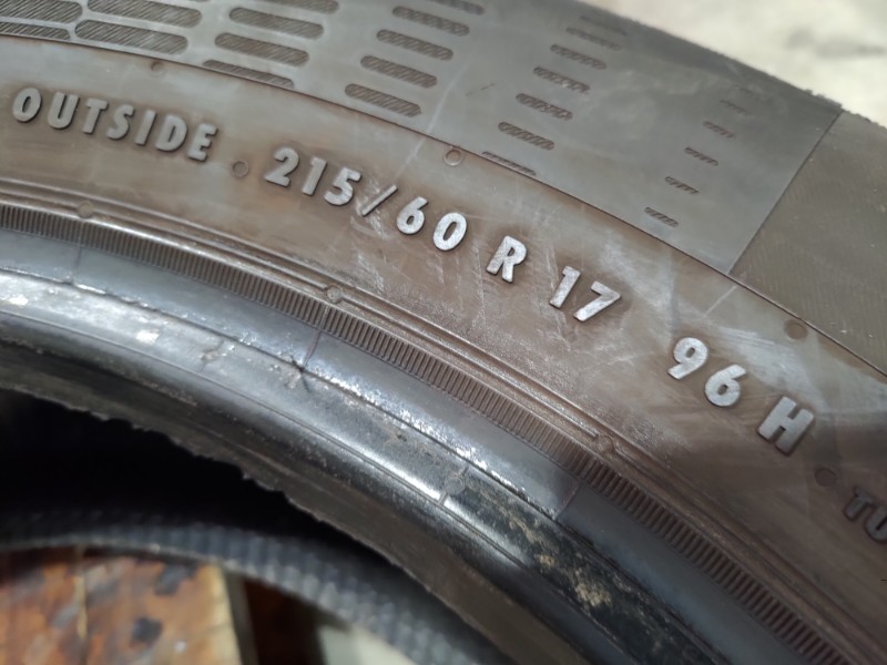 2 Gomme usate 215 60 17 Pneumatici Estivi CONTINENTAL 2 Gomme usate 215 60 17 Pneumatici Estivi CONTINENTAL