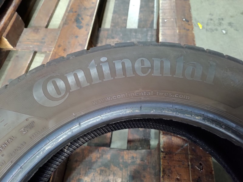 2 Gomme usate 215 60 17 Pneumatici Estivi CONTINENTAL 2 Gomme usate 215 60 17 Pneumatici Estivi CONTINENTAL