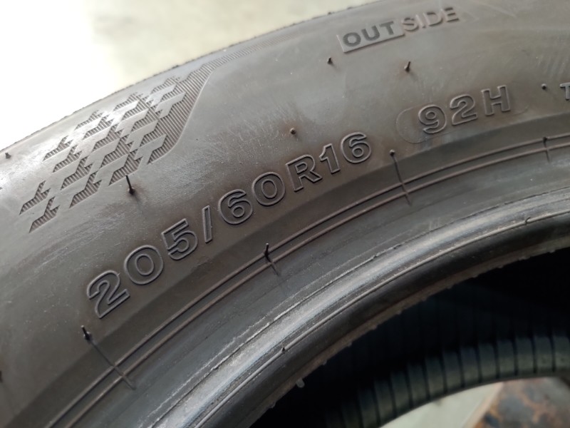 2 Gomme usate 205 60 16 Pneumatici Estivi BRIDGESTONE 2 Gomme usate 205 60 16 Pneumatici Estivi BRIDGESTONE