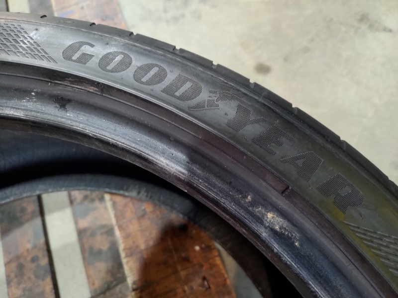 2 Gomme usate 255 35 20 Pneumatici Estivi GOODYEAR 2 Gomme usate 255 35 20 Pneumatici Estivi GOODYEAR