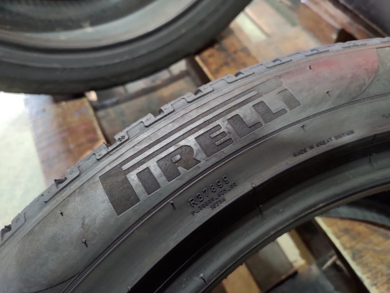 2 Gomme usate 285 40 21 Pneumatici Invernali PIRELLI 2 Gomme usate 285 40 21 Pneumatici Invernali PIRELLI