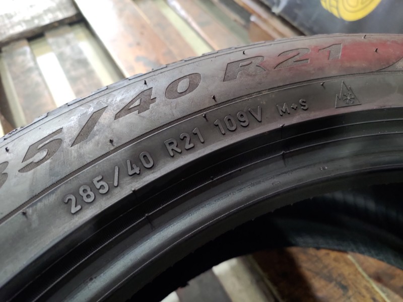 2 Gomme usate 285 40 21 Pneumatici Invernali PIRELLI 2 Gomme usate 285 40 21 Pneumatici Invernali PIRELLI