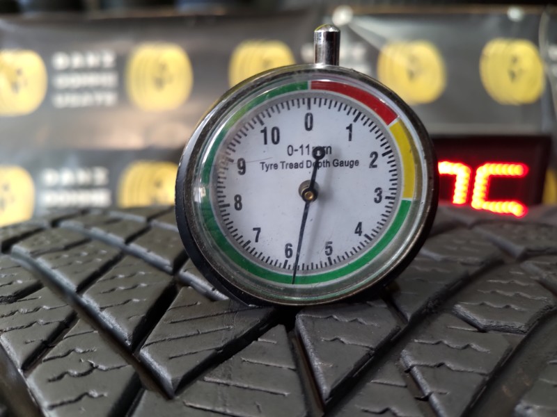 2 Gomme usate 285 35 23 Pneumatici Invernali PIRELLI 2 Gomme usate 285 35 23 Pneumatici Invernali PIRELLI