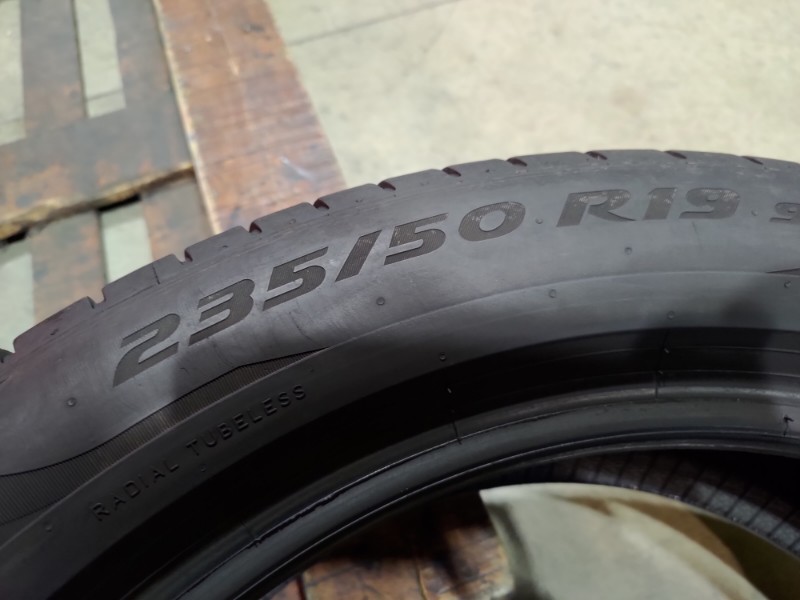 4 Gomme usate 235 50 19 Pneumatici Estivi PIRELLI 4 Gomme usate 235 50 19 Pneumatici Estivi PIRELLI