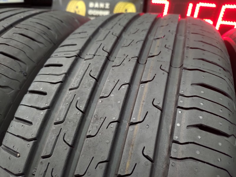 4 Gomme nuove 215 55 17 Pneumatici Estivi CONTINENTAL 4 Gomme nuove 215 55 17 Pneumatici Estivi CONTINENTAL
