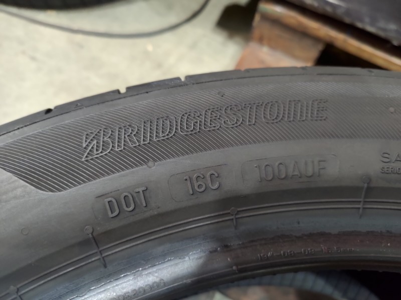 2 Gomme usate 245 45 19 Pneumatici Estivi BRIDGESTONE 2 Gomme usate 245 45 19 Pneumatici Estivi BRIDGESTONE