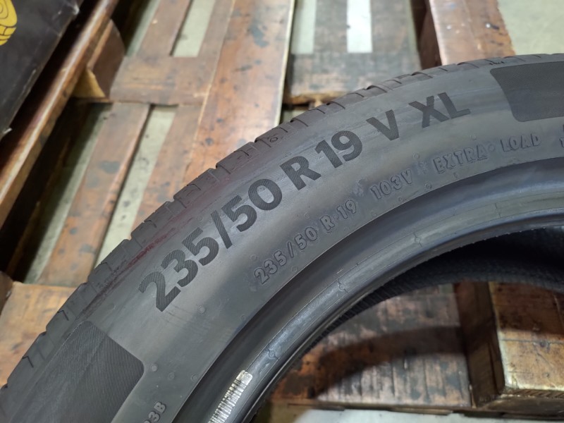 4 Gomme usate 235 50 19 Pneumatici Estivi CONTINENTAL 4 Gomme usate 235 50 19 Pneumatici Estivi CONTINENTAL