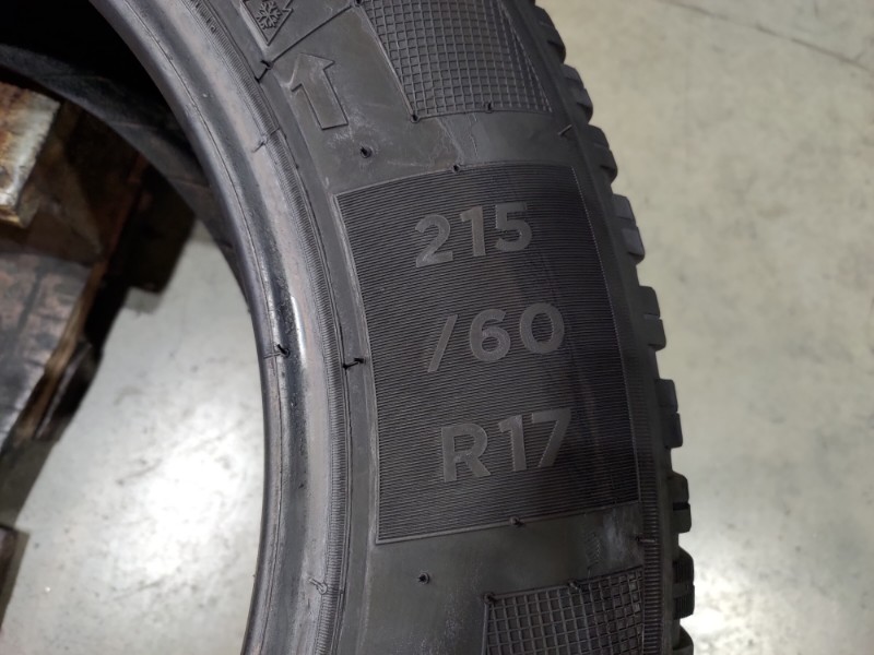 2 Gomme usate 215 60 17 Pneumatici 4 Stagioni KLEBER 2 Gomme usate 215 60 17 Pneumatici 4 Stagioni KLEBER