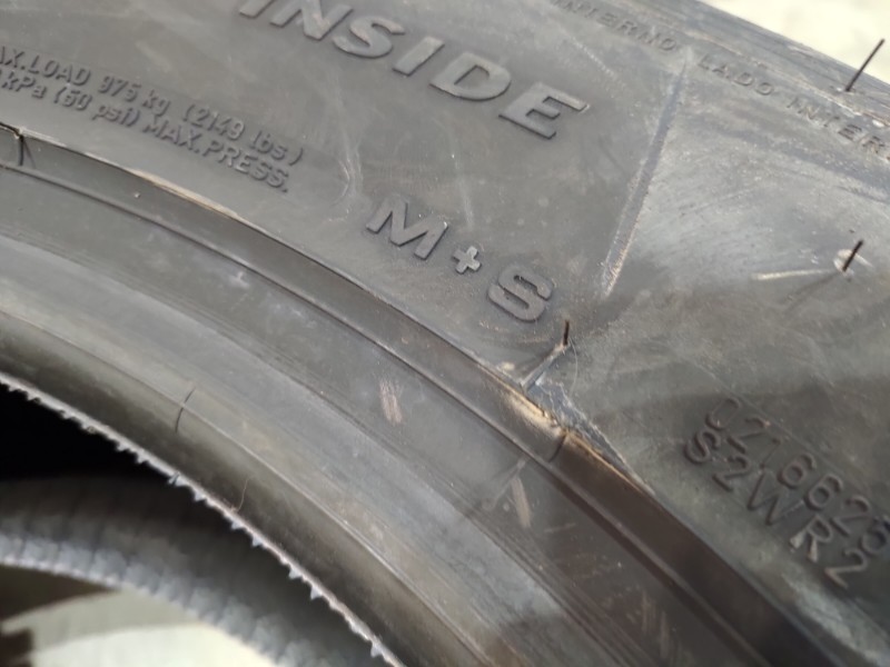 2 Gomme nuove 235 60 18 Pneumatici 4 Stagioni GOODYEAR 2 Gomme nuove 235 60 18 Pneumatici 4 Stagioni GOODYEAR