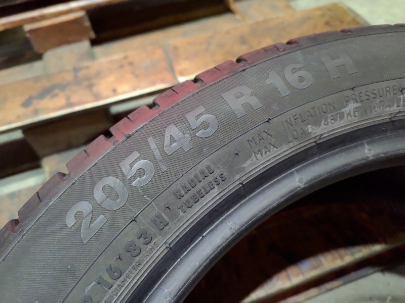 2 Gomme usate 205 45 16 e 2 Gomme usate 185 50 16 Pneumatici Estivi CONTINENTAL 2 Gomme usate 205 45 16 e 2 Gomme usate 185 50 16 Pneumatici Estivi CONTINENTAL