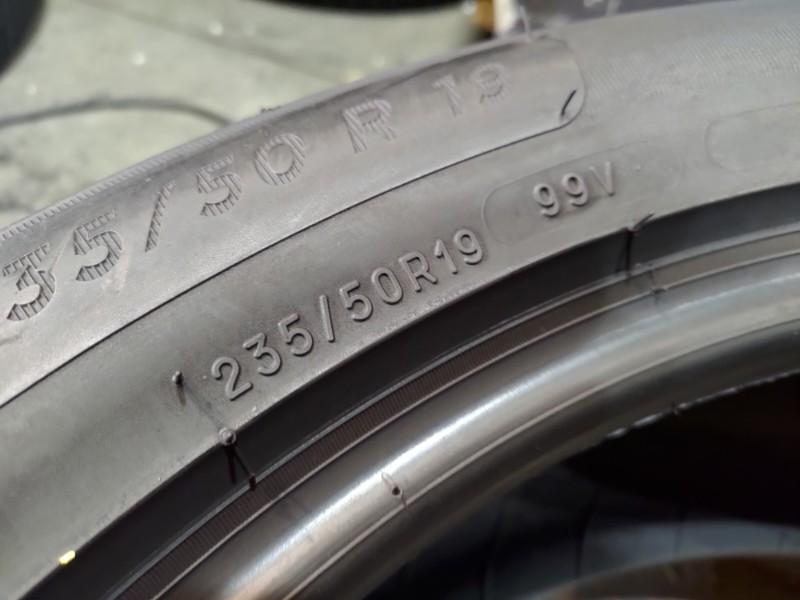 2 Gomme usate 235 50 19 Pneumatici Estivi MICHELIN 2 Gomme usate 235 50 19 Pneumatici Estivi MICHELIN