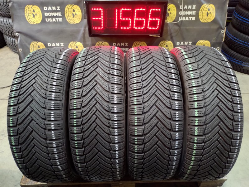 4 Gomme usate 205 55 17 Pneumatici Invernali MICHELIN 4 Gomme usate 205 55 17 Pneumatici Invernali MICHELIN