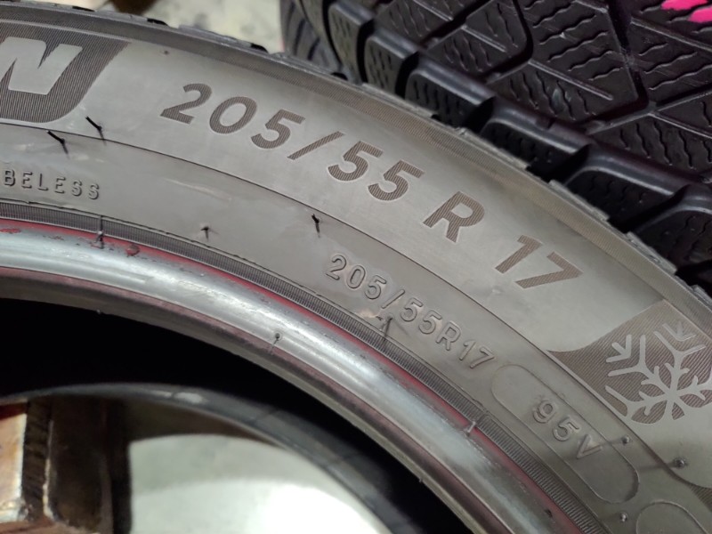 4 Gomme usate 205 55 17 Pneumatici Invernali MICHELIN 4 Gomme usate 205 55 17 Pneumatici Invernali MICHELIN