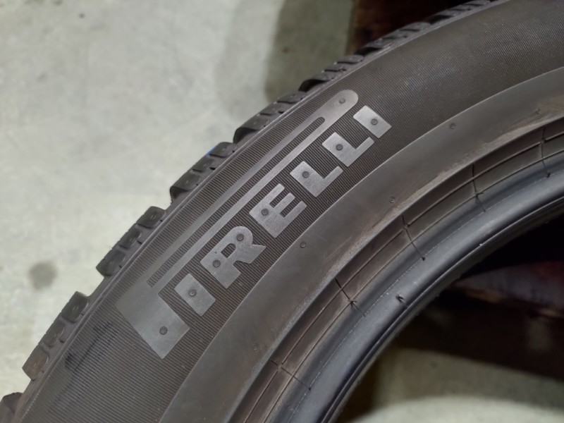 4 Gomme usate 235 50 19 Pneumatici Invernali PIRELLI 4 Gomme usate 235 50 19 Pneumatici Invernali PIRELLI